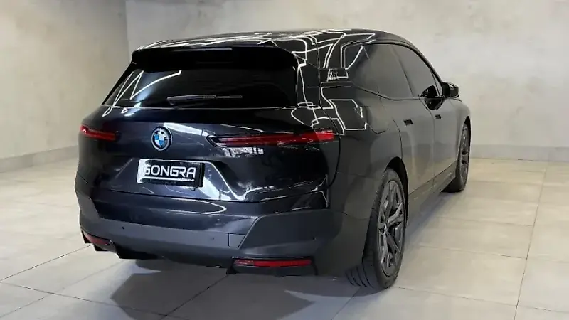 BMW Ix - Imagem 4