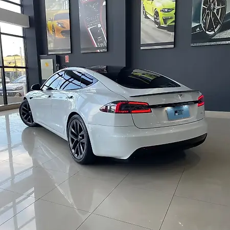 Tesla Model S - Imagem 5