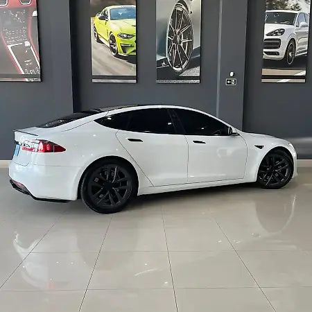 Tesla Model S - Imagem 8
