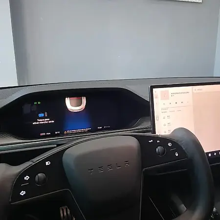 Tesla Model S - Imagem 16