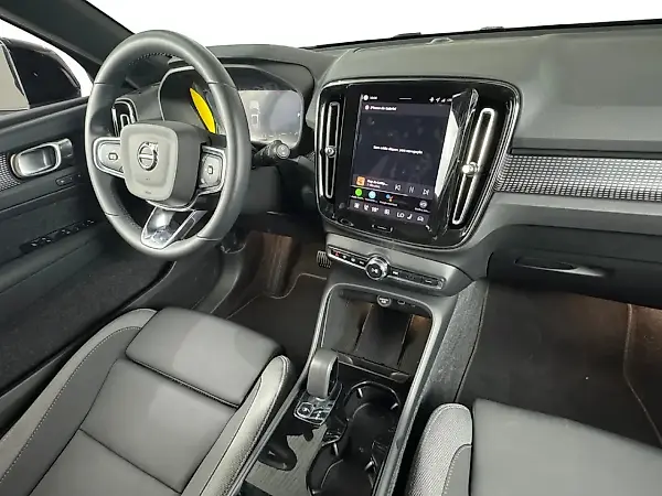 Volvo EX40 - Imagem 8