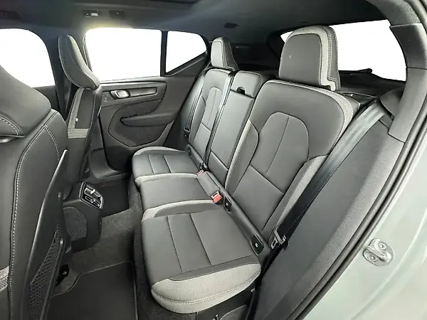 Volvo EX40 - Imagem 13