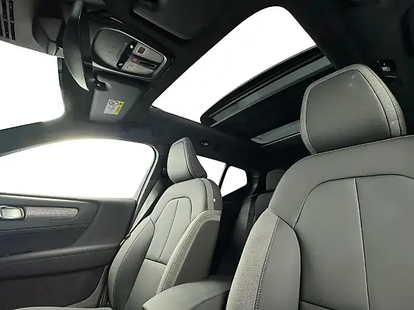 Volvo EX40 - Imagem 15