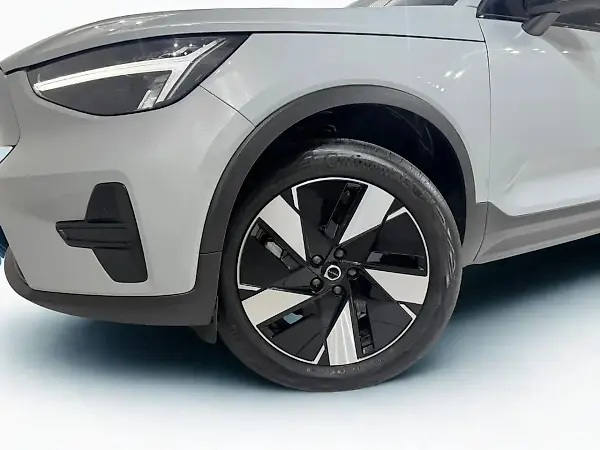 Volvo EX40 - Imagem 18