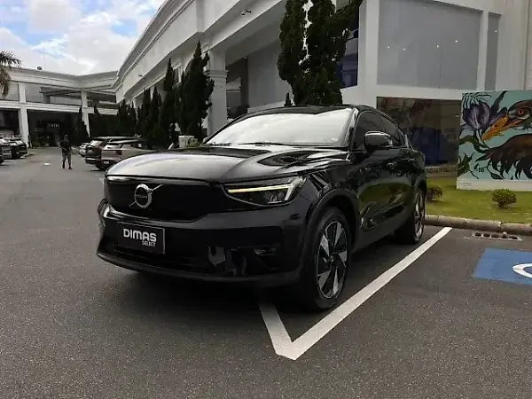 Volvo C40 Recharge - Imagem 1
