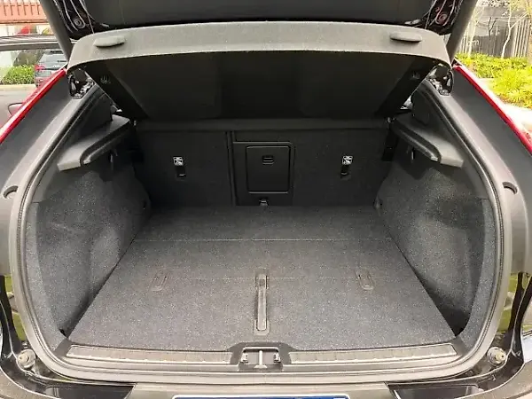 Volvo C40 Recharge - Imagem 19
