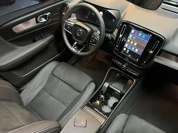 Volvo XC40 Recharge - Imagem 8