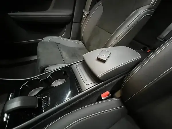 Volvo XC40 Recharge - Imagem 12