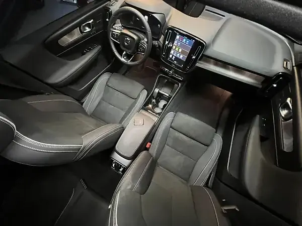 Volvo XC40 Recharge - Imagem 14