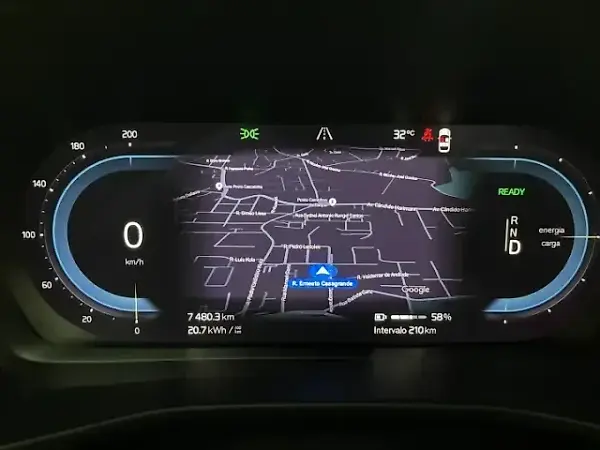 Volvo XC40 Recharge - Imagem 6