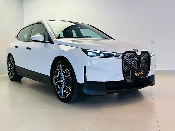 BMW Ix - Imagem 2