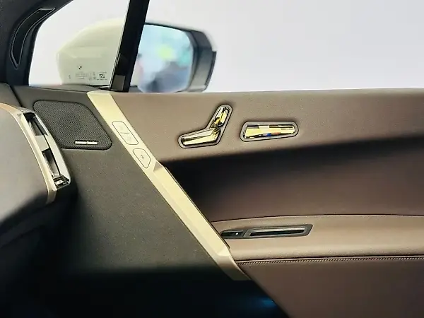 BMW Ix - Imagem 10