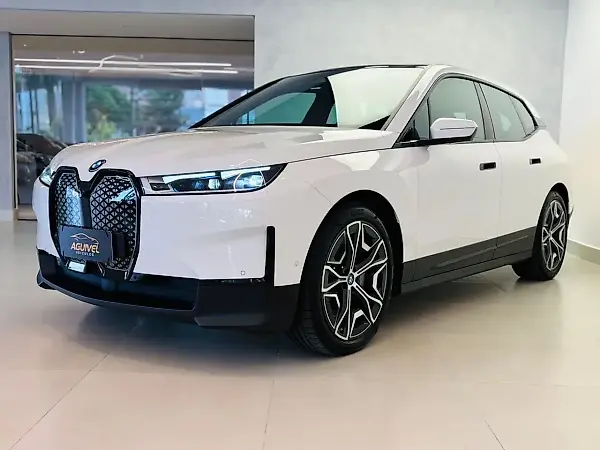 BMW Ix - Imagem 1