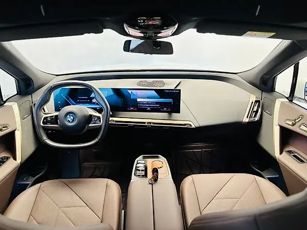 BMW Ix - Imagem 6