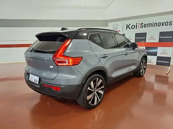 Volvo XC40 Recharge - Imagem 4