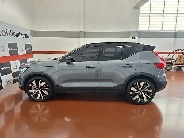 Volvo XC40 Recharge - Imagem 9