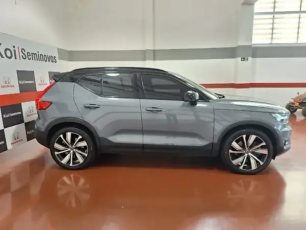Volvo XC40 Recharge - Imagem 8