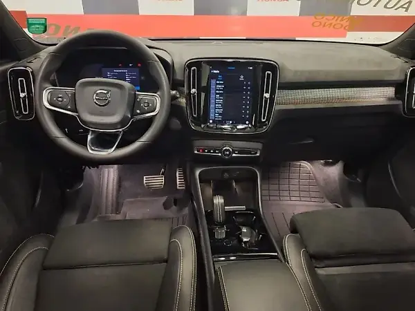 Volvo XC40 Recharge - Imagem 12