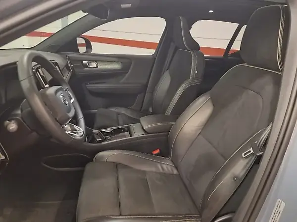 Volvo XC40 Recharge - Imagem 13