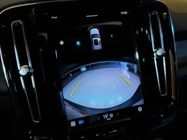 Volvo XC40 Recharge - Imagem 12