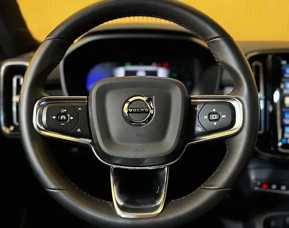 Volvo XC40 Recharge - Imagem 13