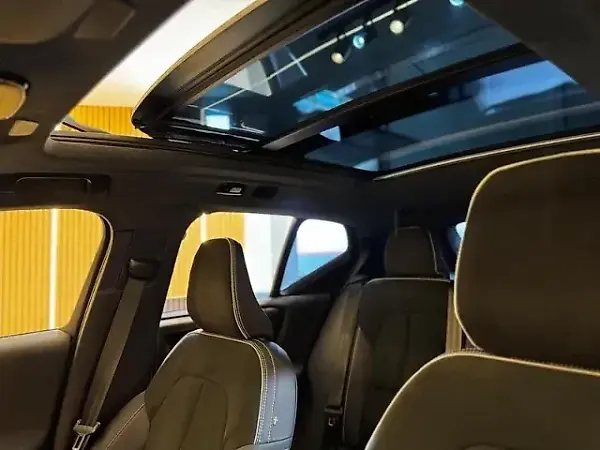 Volvo XC40 Recharge - Imagem 9