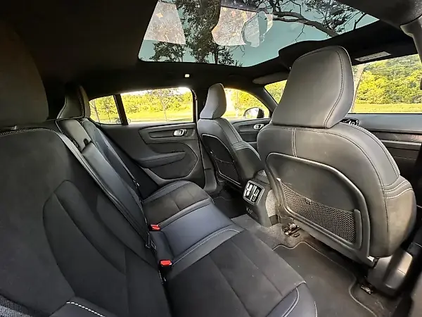 Volvo C40 Recharge - Imagem 12