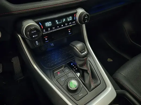 Toyota Rav4 EV - Imagem 11