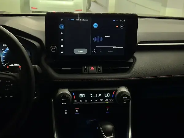 Toyota Rav4 EV - Imagem 10