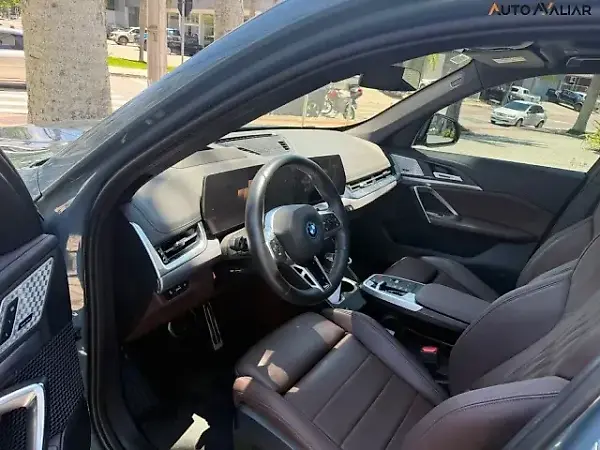 BMW IX1 - Imagem 6