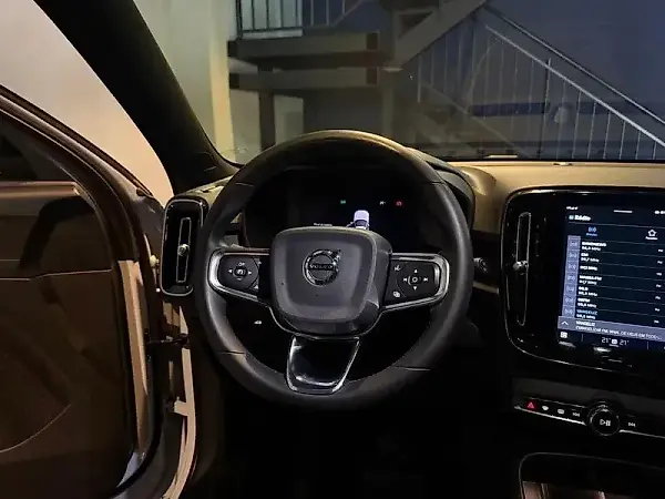 Volvo XC40 Recharge - Imagem 16