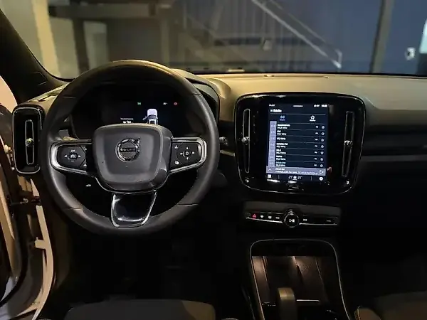 Volvo XC40 Recharge - Imagem 15