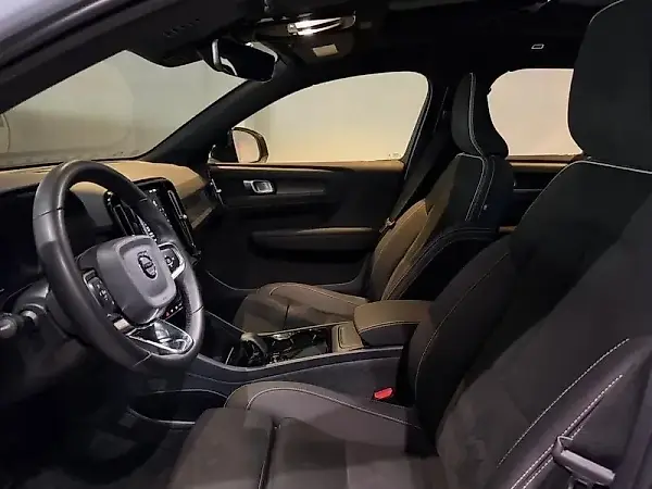 Volvo XC40 Recharge - Imagem 13