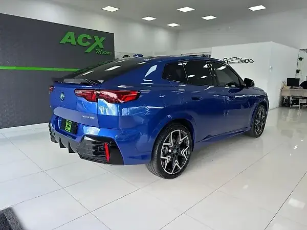 BMW IX2 - Imagem 2