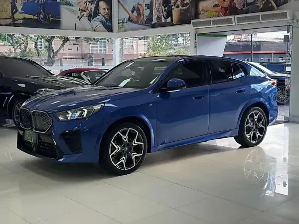 BMW IX2 - Imagem 3