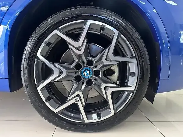 BMW IX2 - Imagem 10