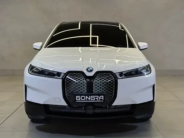 BMW Ix - Imagem 2