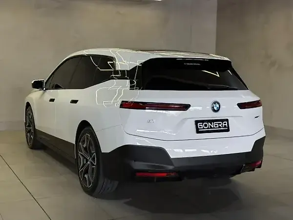 BMW Ix - Imagem 6