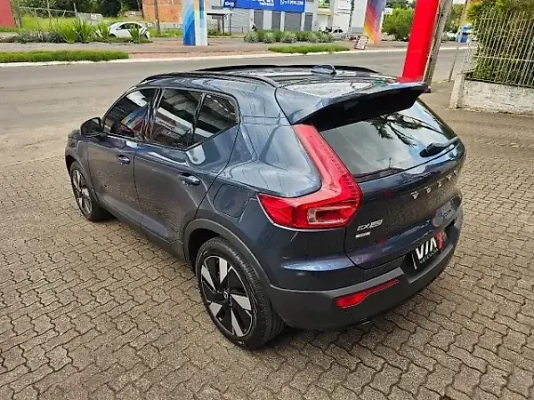 Volvo EX40 - Imagem 8