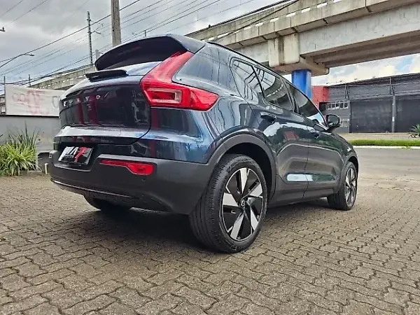 Volvo EX40 - Imagem 9