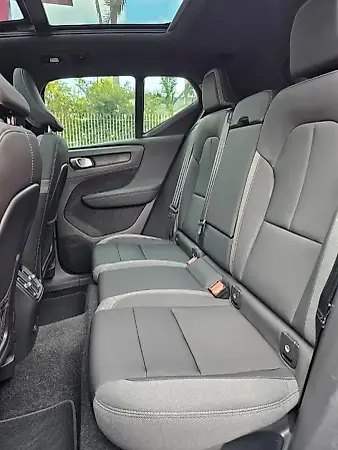 Volvo EX40 - Imagem 19