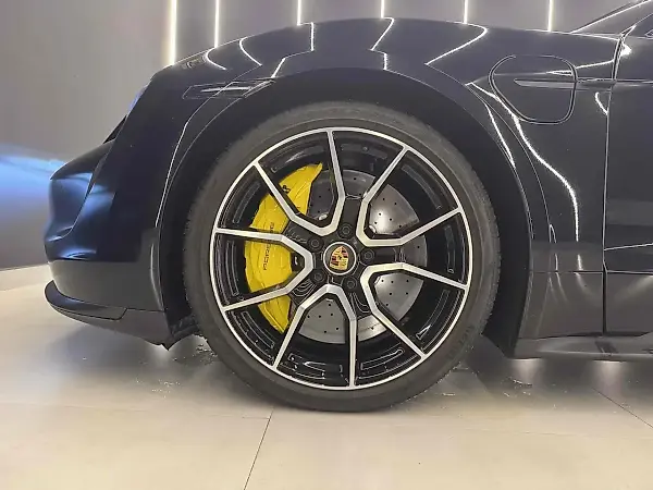 Porsche Taycan - Imagem 5
