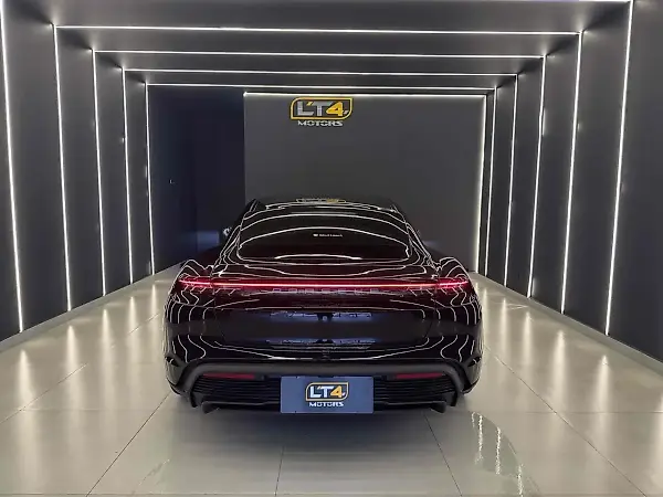 Porsche Taycan - Imagem 7