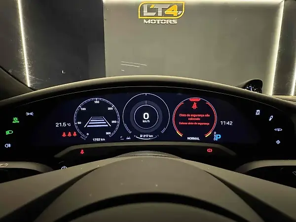 Porsche Taycan - Imagem 16