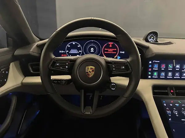 Porsche Taycan - Imagem 15