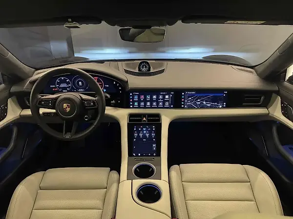 Porsche Taycan - Imagem 14