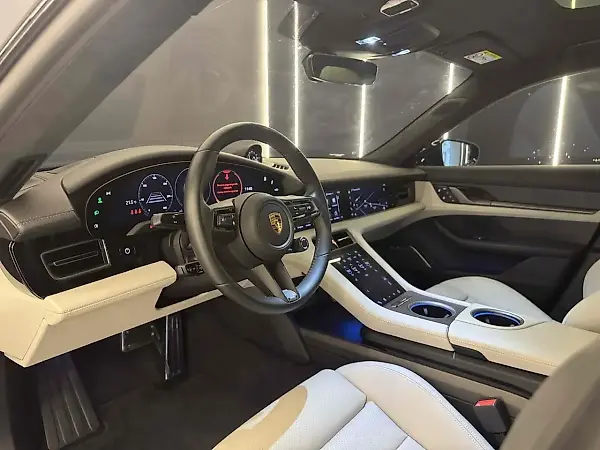 Porsche Taycan - Imagem 13