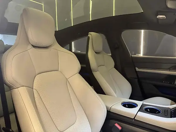 Porsche Taycan - Imagem 11