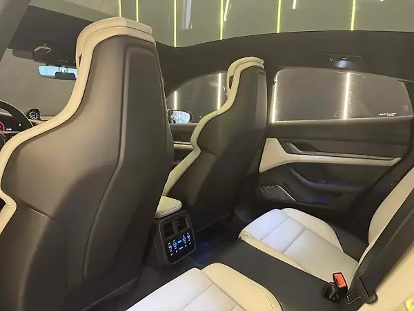 Porsche Taycan - Imagem 19