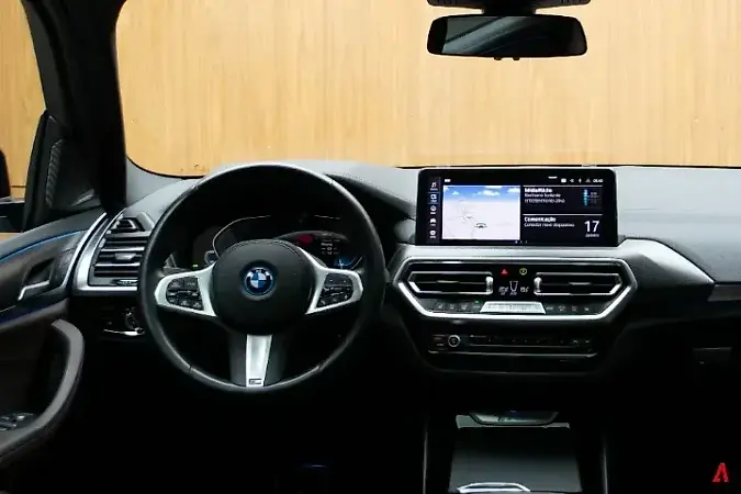 BMW IX3 - Imagem 12